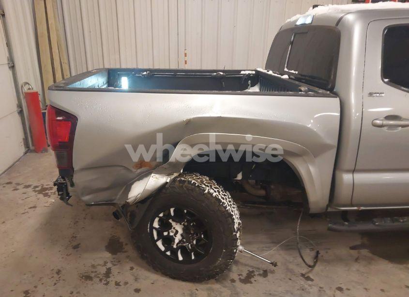 Photo 6 of 2022 Toyota Tacoma SR5 V6 (VIN 3TMCZ5AN5NM528034)