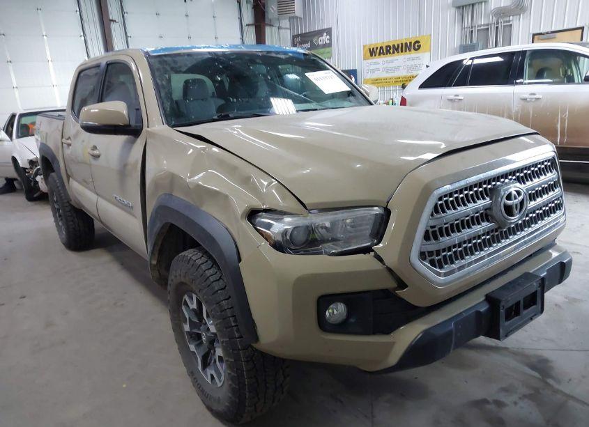 2016 Toyota Tacoma TRD OFF ROAD (VIN 3TMCZ5AN6GM020349) main photo