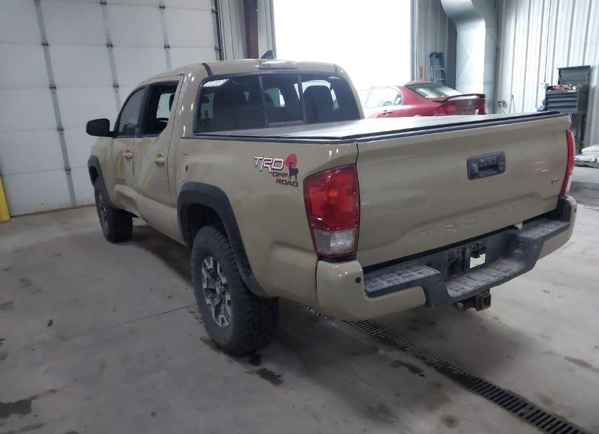 Photo 3 of 2016 Toyota Tacoma TRD OFF ROAD (VIN 3TMCZ5AN6GM020349)