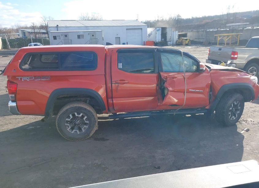Photo 12 of 2016 Toyota Tacoma TRD OFF ROAD (VIN 3TMCZ5AN6GM025521)