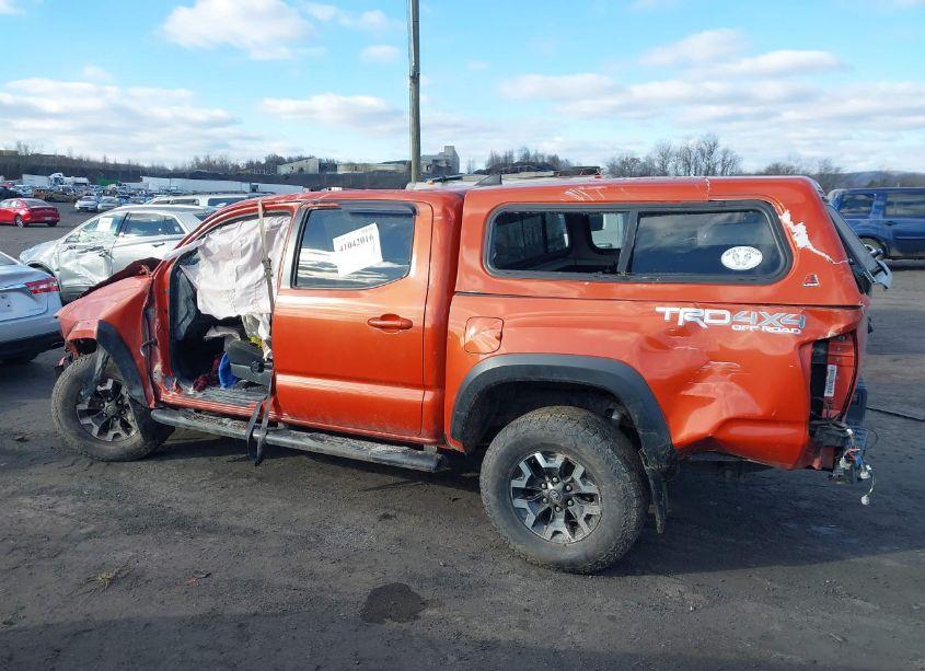 Photo 13 of 2016 Toyota Tacoma TRD OFF ROAD (VIN 3TMCZ5AN6GM025521)