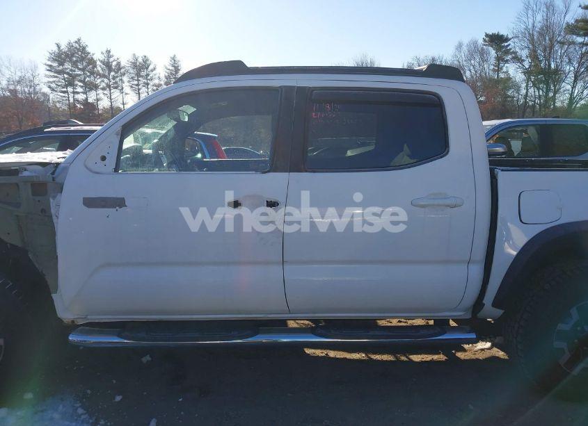 Photo 15 of 2017 Toyota Tacoma TRD OFF ROAD (VIN 3TMCZ5AN6HM073277)