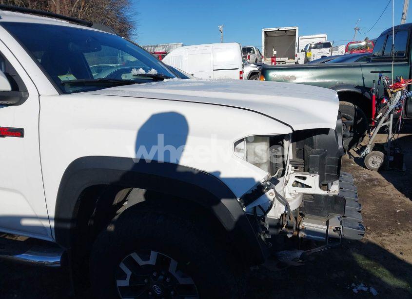 Photo 18 of 2017 Toyota Tacoma TRD OFF ROAD (VIN 3TMCZ5AN6HM073277)