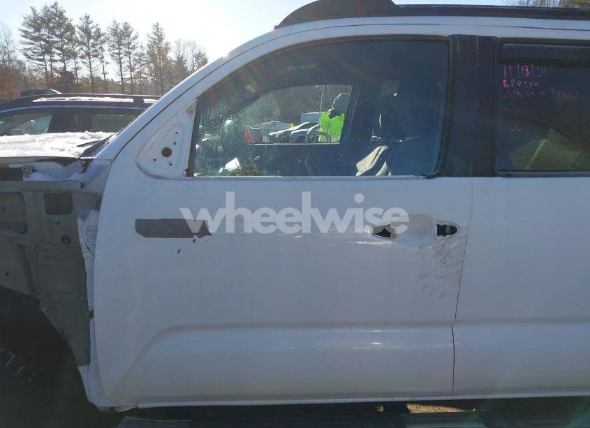 Photo 20 of 2017 Toyota Tacoma TRD OFF ROAD (VIN 3TMCZ5AN6HM073277)