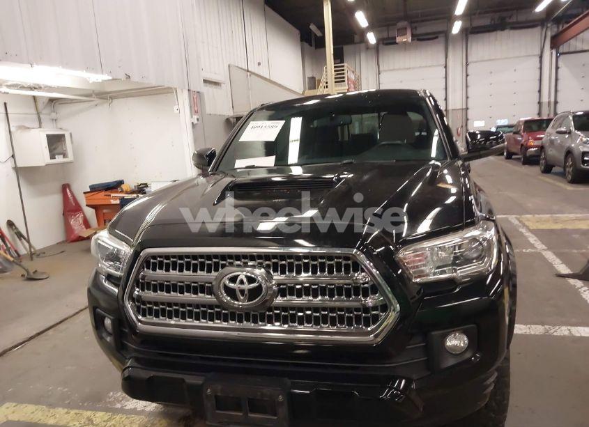 Photo 12 of 2017 Toyota Tacoma TRD SPORT (VIN 3TMCZ5AN6HM103779)