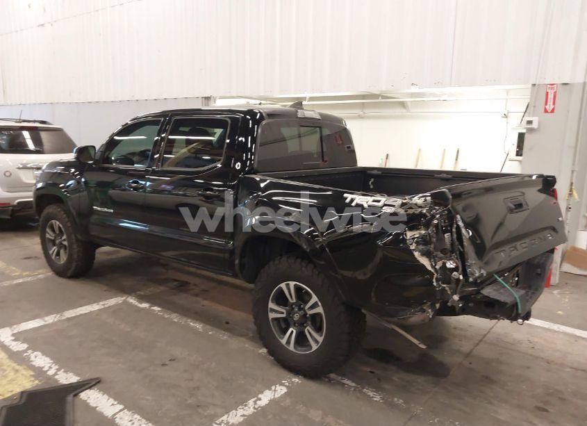 Photo 3 of 2017 Toyota Tacoma TRD SPORT (VIN 3TMCZ5AN6HM103779)