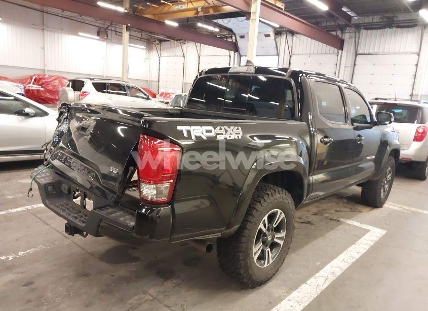 Photo 4 of 2017 Toyota Tacoma TRD SPORT (VIN 3TMCZ5AN6HM103779)
