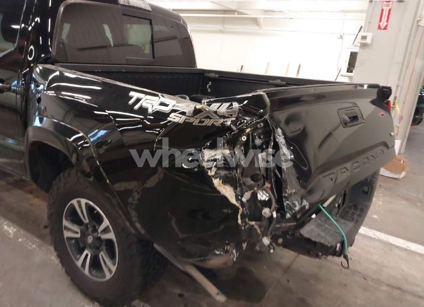 Photo 6 of 2017 Toyota Tacoma TRD SPORT (VIN 3TMCZ5AN6HM103779)