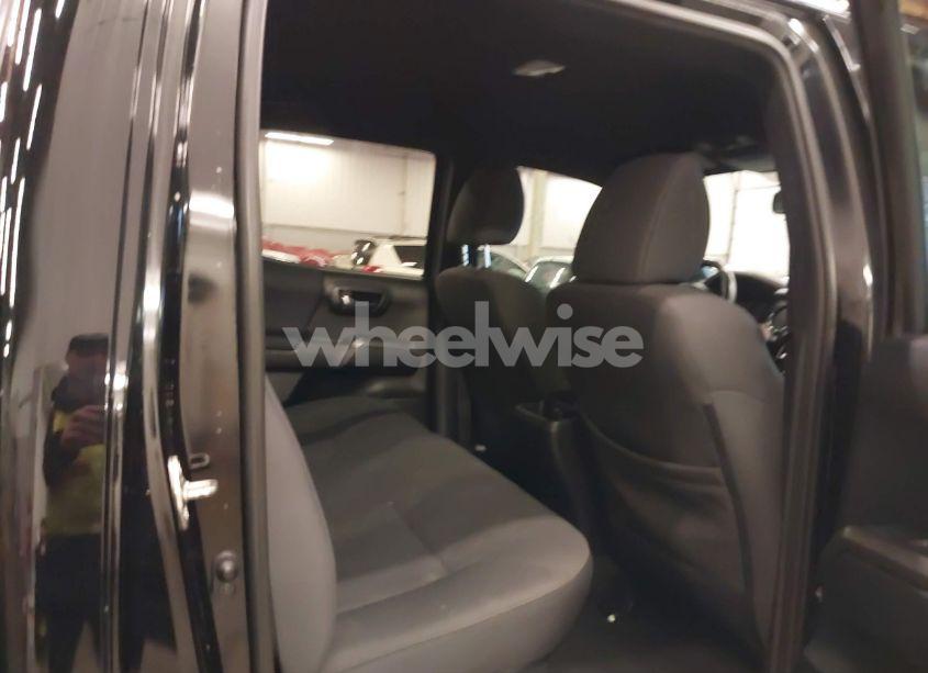 Photo 8 of 2017 Toyota Tacoma TRD SPORT (VIN 3TMCZ5AN6HM103779)