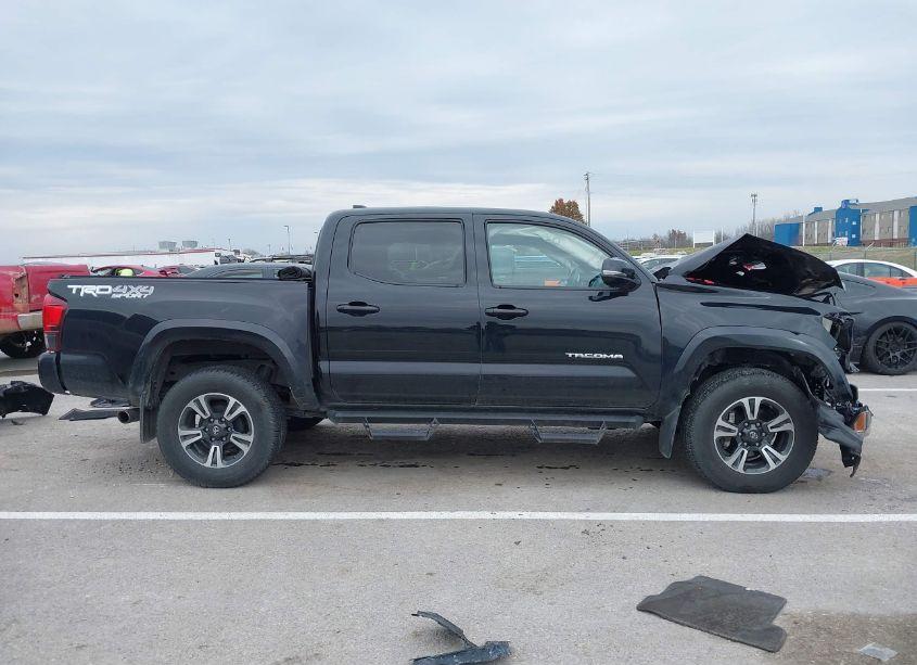 Photo 13 of 2018 Toyota Tacoma TRD SPORT (VIN 3TMCZ5AN6JM121415)