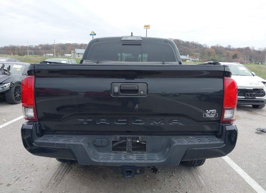 Photo 16 of 2018 Toyota Tacoma TRD SPORT (VIN 3TMCZ5AN6JM121415)