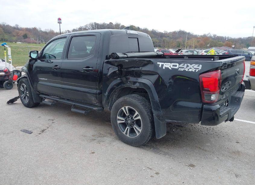 Photo 3 of 2018 Toyota Tacoma TRD SPORT (VIN 3TMCZ5AN6JM121415)