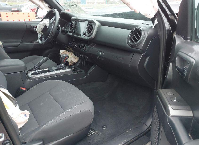 Photo 5 of 2018 Toyota Tacoma TRD SPORT (VIN 3TMCZ5AN6JM121415)