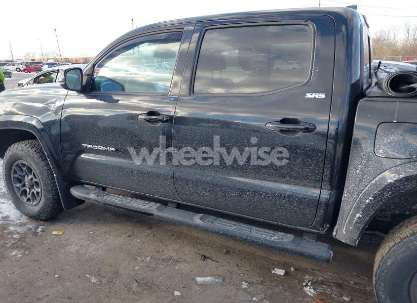 Photo 15 of 2018 Toyota Tacoma SR5 V6 (VIN 3TMCZ5AN6JM121723)