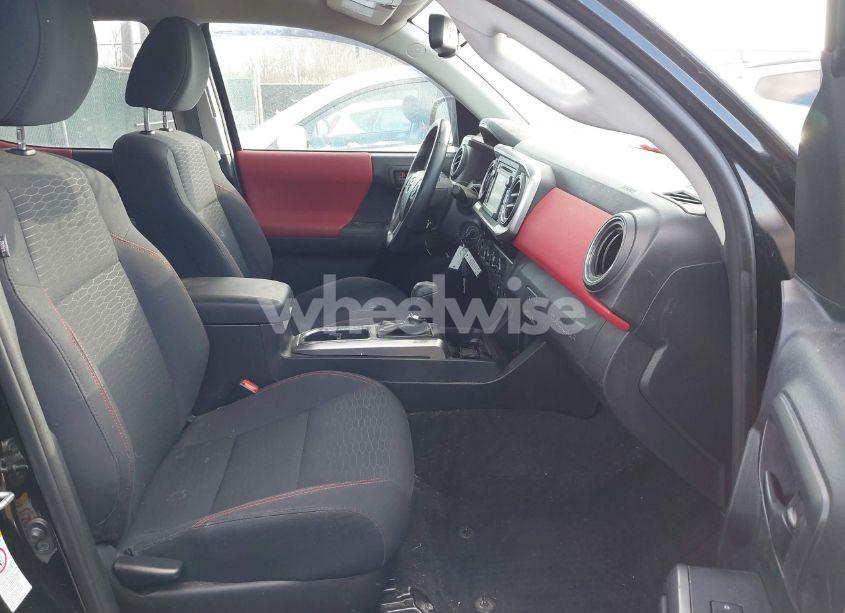 Photo 5 of 2018 Toyota Tacoma SR5 V6 (VIN 3TMCZ5AN6JM121723)