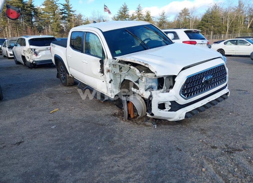2018 Toyota Tacoma TRD OFF ROAD (VIN 3TMCZ5AN6JM135363) main photo