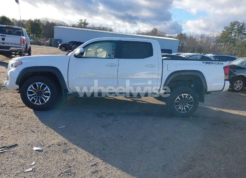 Photo 15 of 2018 Toyota Tacoma TRD OFF ROAD (VIN 3TMCZ5AN6JM135363)