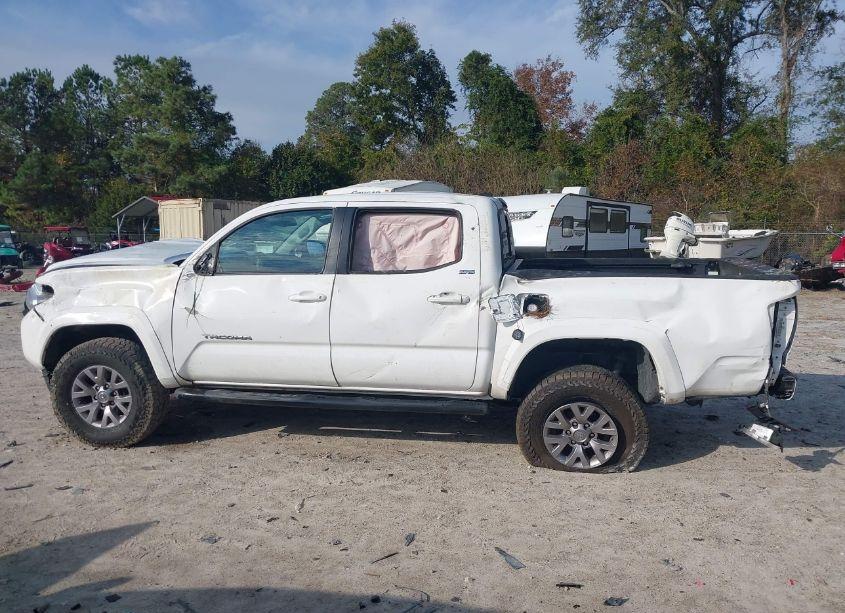 Photo 14 of 2018 Toyota Tacoma SR5 V6 (VIN 3TMCZ5AN6JM137744)