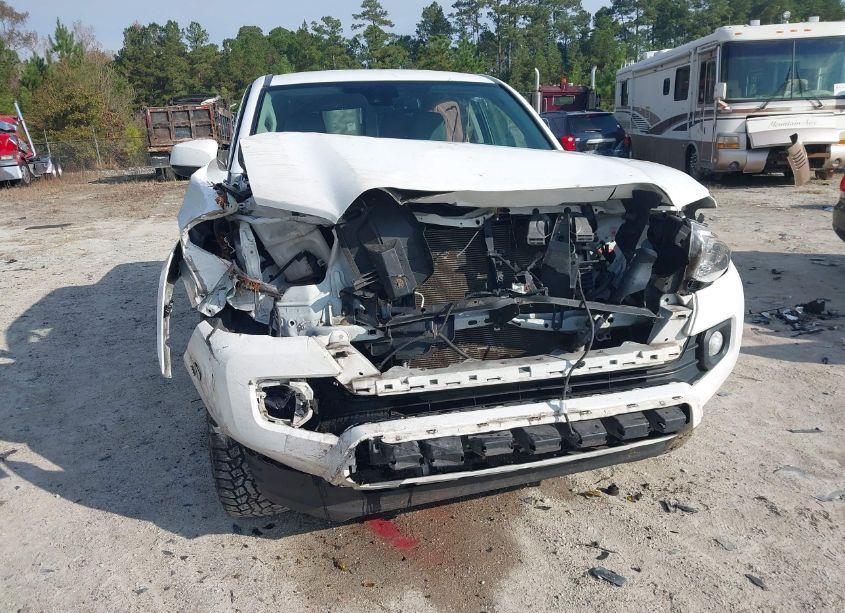 Photo 6 of 2018 Toyota Tacoma SR5 V6 (VIN 3TMCZ5AN6JM137744)