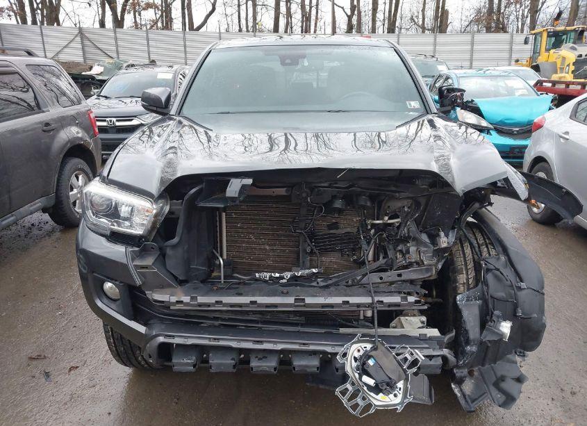 Photo 12 of 2018 Toyota Tacoma TRD OFF ROAD (VIN 3TMCZ5AN6JM159744)