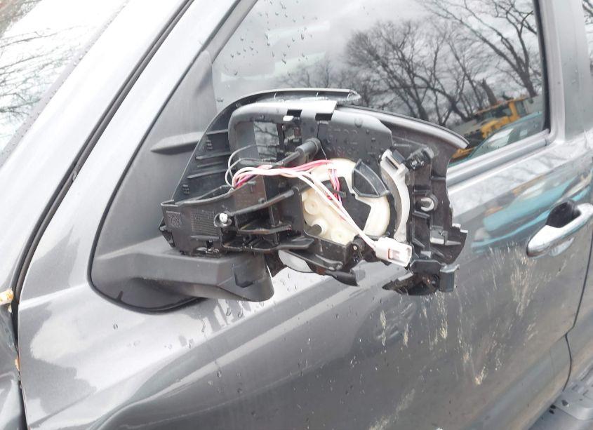 Photo 19 of 2018 Toyota Tacoma TRD OFF ROAD (VIN 3TMCZ5AN6JM159744)