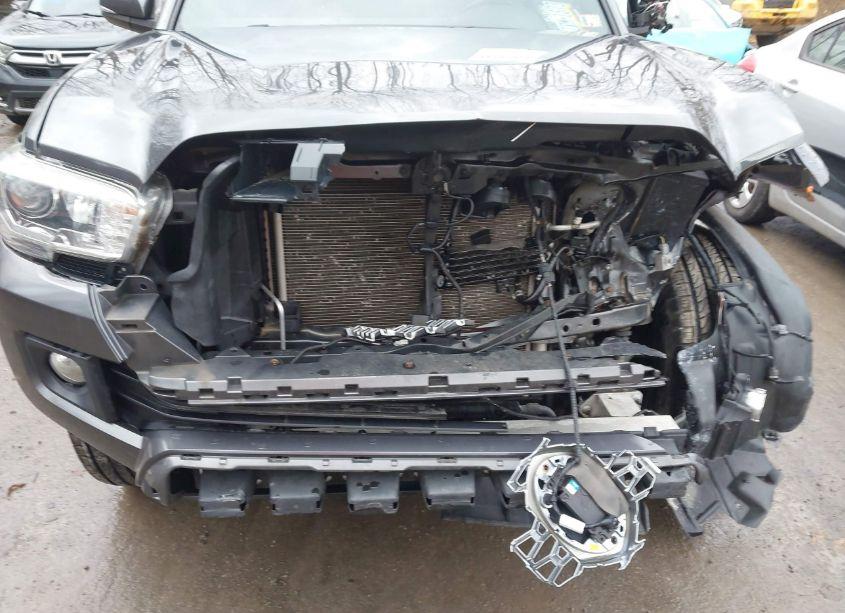 Photo 20 of 2018 Toyota Tacoma TRD OFF ROAD (VIN 3TMCZ5AN6JM159744)