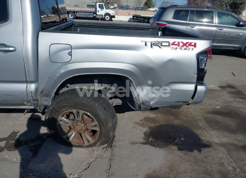 Photo 6 of 2018 Toyota Tacoma TRD SPORT (VIN 3TMCZ5AN6JM185891)