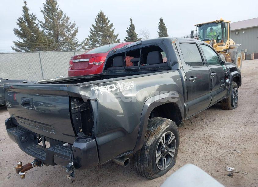 Photo 4 of 2019 Toyota Tacoma TRD SPORT (VIN 3TMCZ5AN6KM199663)