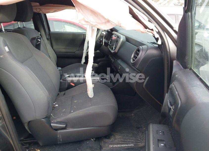 Photo 5 of 2019 Toyota Tacoma TRD SPORT (VIN 3TMCZ5AN6KM199663)