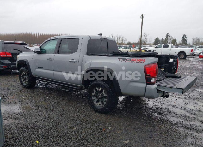 Photo 3 of 2019 Toyota Tacoma TRD OFF ROAD (VIN 3TMCZ5AN6KM235786)