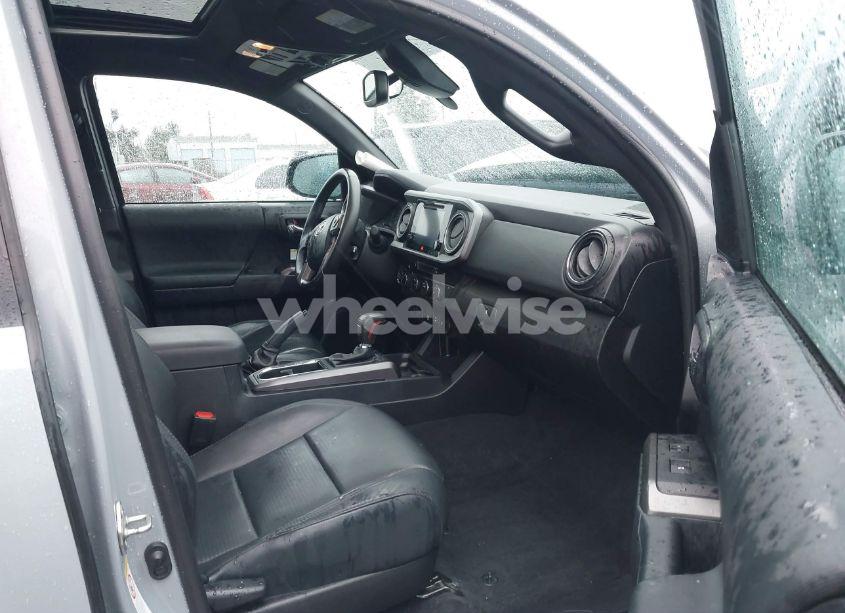 Photo 5 of 2019 Toyota Tacoma TRD OFF ROAD (VIN 3TMCZ5AN6KM235786)
