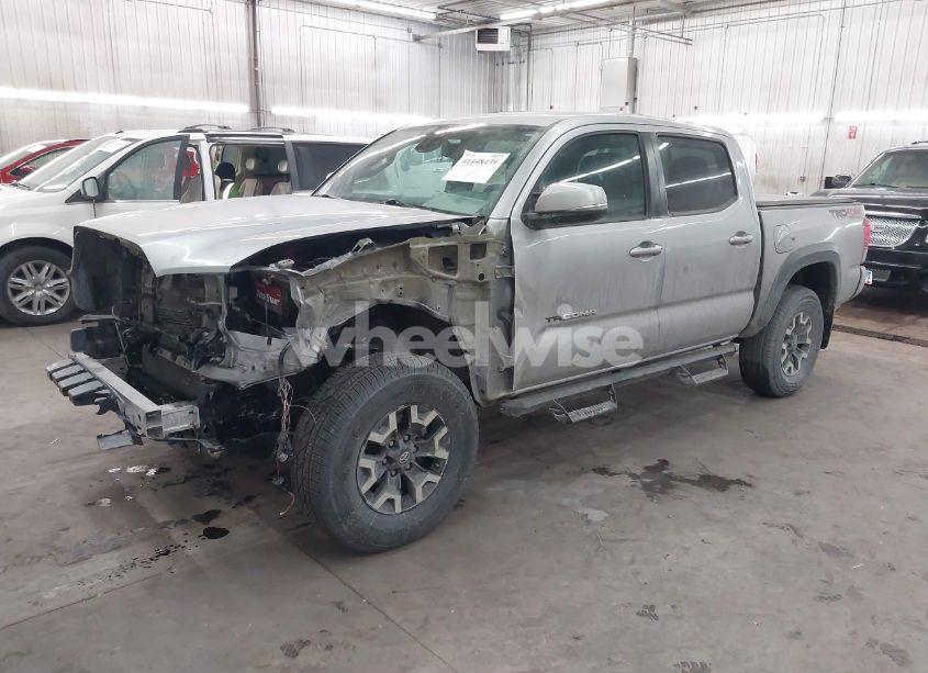 Photo 2 of 2019 Toyota Tacoma TRD OFF ROAD (VIN 3TMCZ5AN6KM247940)