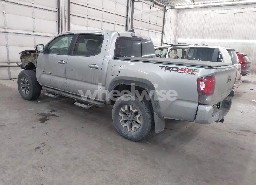 Photo 3 of 2019 Toyota Tacoma TRD OFF ROAD (VIN 3TMCZ5AN6KM247940)