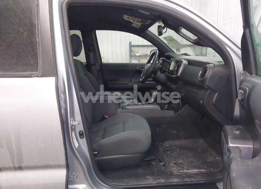 Photo 5 of 2019 Toyota Tacoma TRD OFF ROAD (VIN 3TMCZ5AN6KM247940)