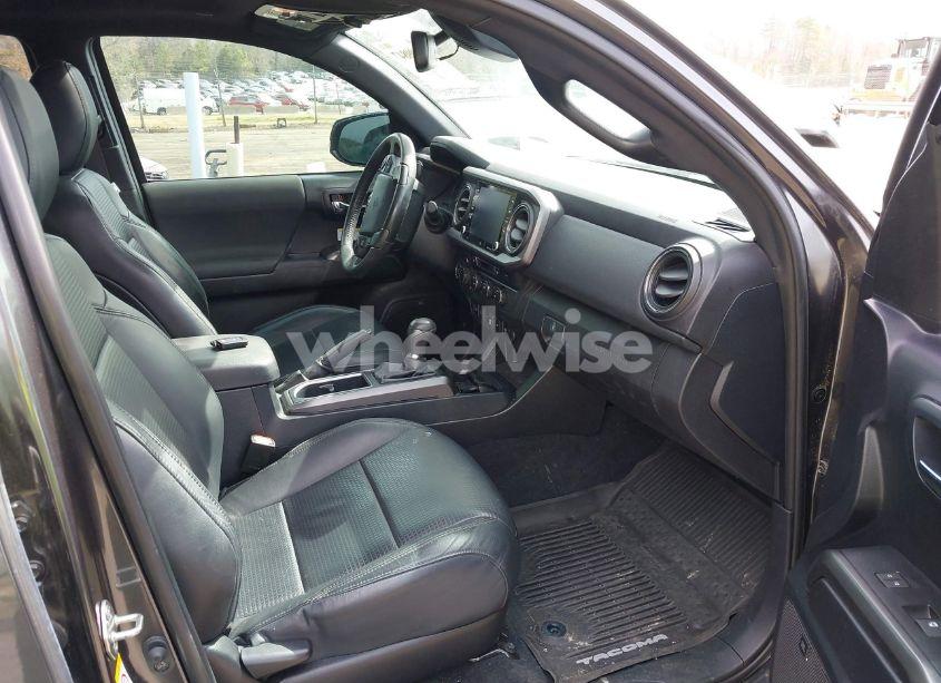 Photo 5 of 2020 Toyota Tacoma TRD OFF-ROAD (VIN 3TMCZ5AN6LM308253)