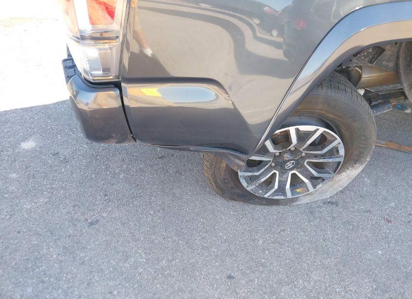 Photo 18 of 2021 Toyota Tacoma TRD SPORT (VIN 3TMCZ5AN6MM392933)