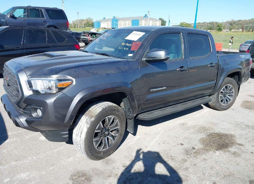 Photo 2 of 2021 Toyota Tacoma TRD SPORT (VIN 3TMCZ5AN6MM392933)