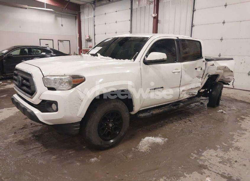 Photo 2 of 2022 Toyota Tacoma SR5 V6 (VIN 3TMCZ5AN6NM469656)