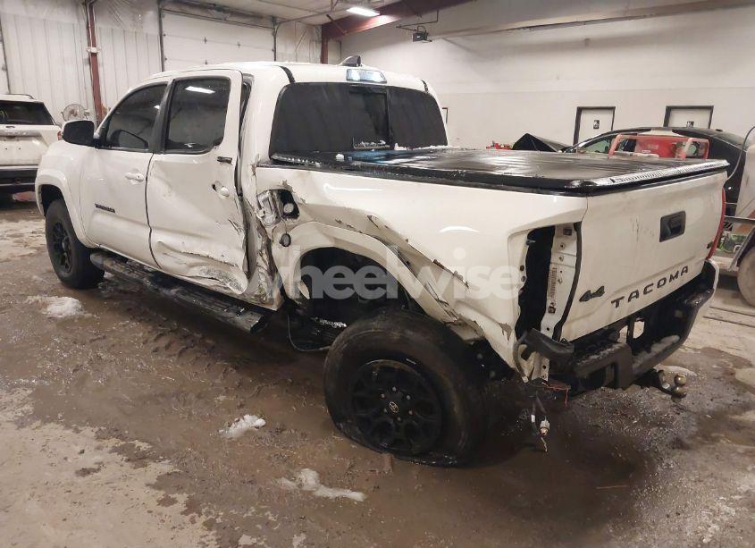 Photo 3 of 2022 Toyota Tacoma SR5 V6 (VIN 3TMCZ5AN6NM469656)