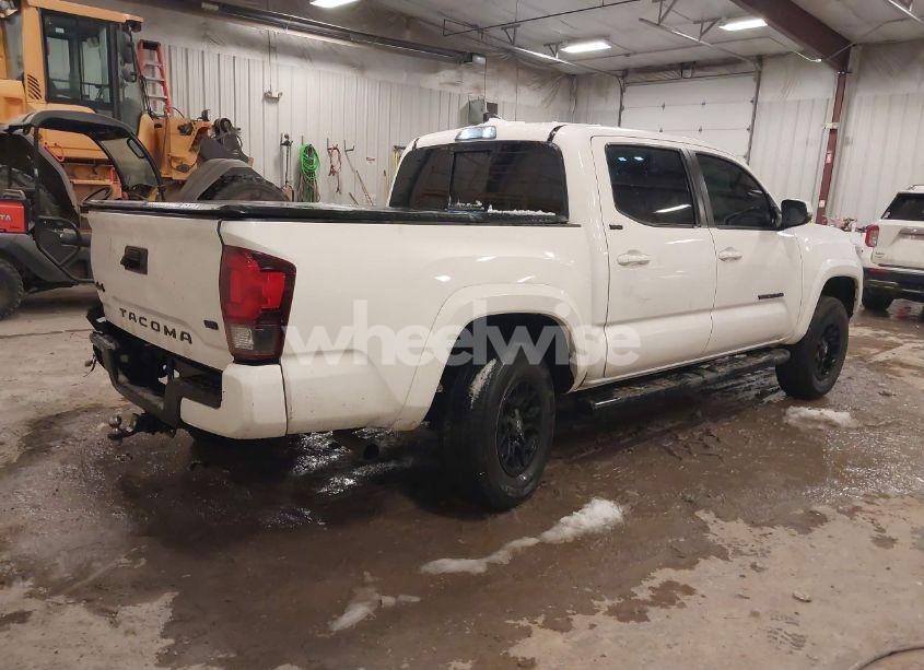 Photo 4 of 2022 Toyota Tacoma SR5 V6 (VIN 3TMCZ5AN6NM469656)