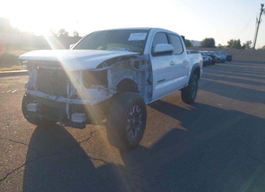 Photo 2 of 2022 Toyota Tacoma TRD OFF ROAD (VIN 3TMCZ5AN6NM473786)