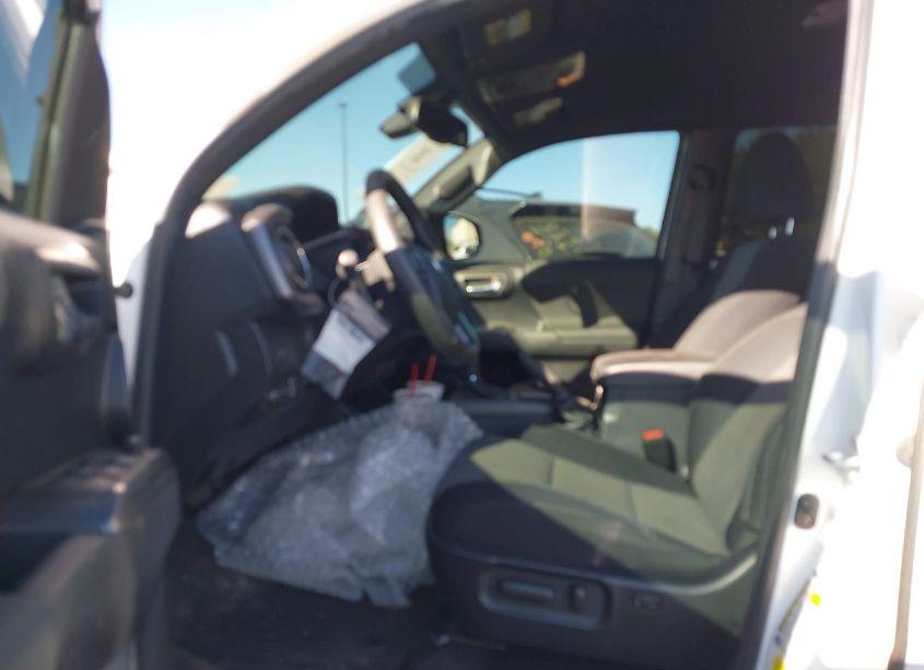 Photo 5 of 2022 Toyota Tacoma TRD OFF ROAD (VIN 3TMCZ5AN6NM473786)