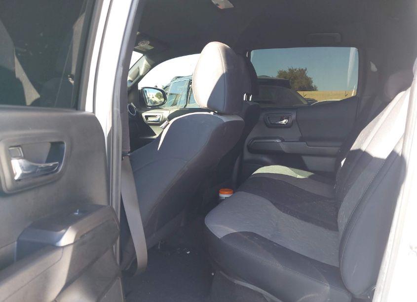 Photo 8 of 2022 Toyota Tacoma TRD OFF ROAD (VIN 3TMCZ5AN6NM473786)