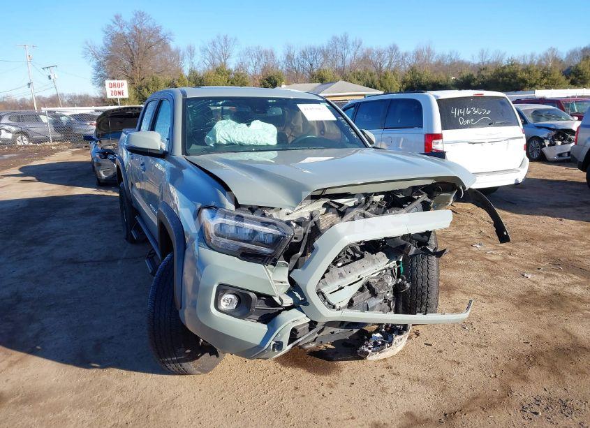 2022 Toyota Tacoma TRD OFF ROAD (VIN 3TMCZ5AN6NM482746) main photo