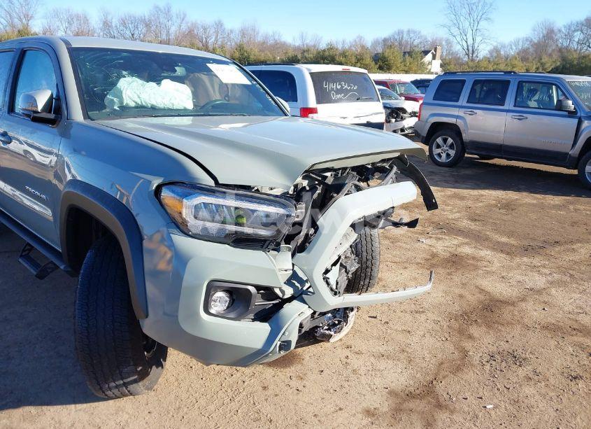 Photo 6 of 2022 Toyota Tacoma TRD OFF ROAD (VIN 3TMCZ5AN6NM482746)