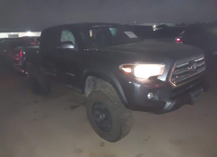 2016 Toyota Tacoma TRD OFF ROAD (VIN 3TMCZ5AN7GM037967) main photo
