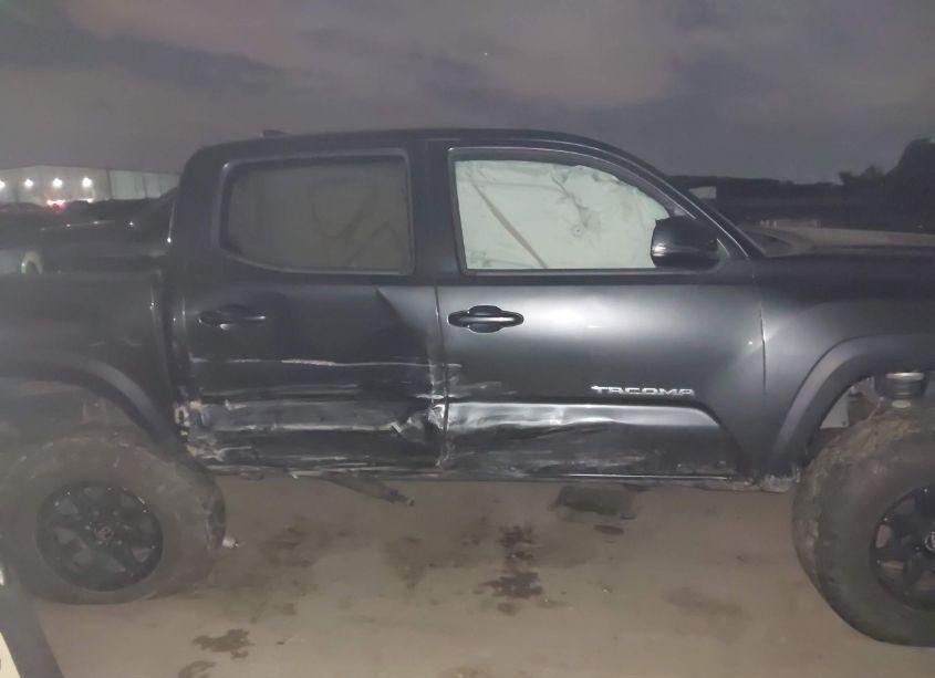 Photo 13 of 2016 Toyota Tacoma TRD OFF ROAD (VIN 3TMCZ5AN7GM037967)