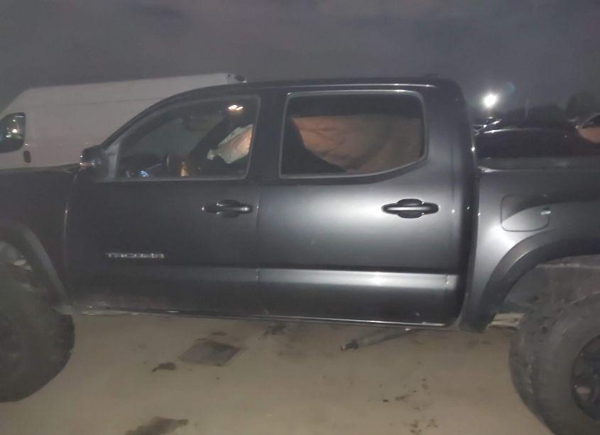 Photo 14 of 2016 Toyota Tacoma TRD OFF ROAD (VIN 3TMCZ5AN7GM037967)