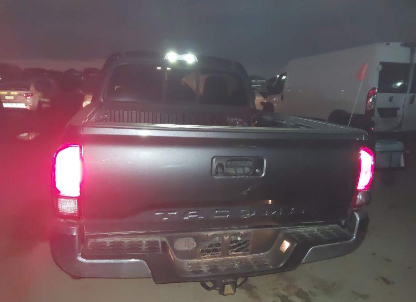 Photo 16 of 2016 Toyota Tacoma TRD OFF ROAD (VIN 3TMCZ5AN7GM037967)