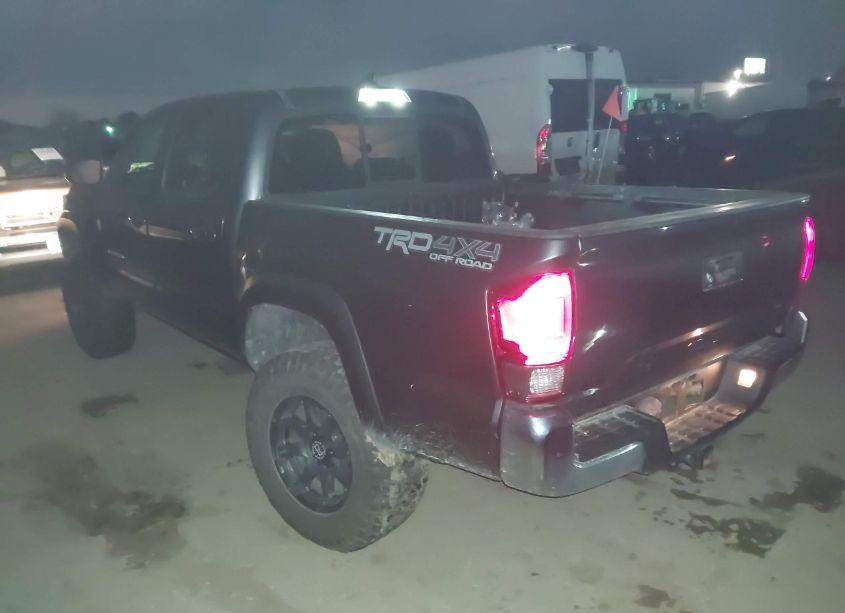 Photo 3 of 2016 Toyota Tacoma TRD OFF ROAD (VIN 3TMCZ5AN7GM037967)